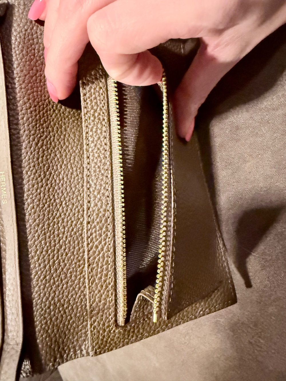 Hermes Etoupe Epsom Leather Bearn Wallet - Picture 9 of 10